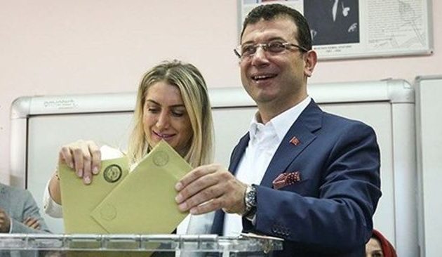 Το «Πρώτο Θέμα» εξέθεσε τον Ιμάμογλου – Τούρκοι εθνικιστές τον κατηγορούν ως Έλληνα εξαιτίας του