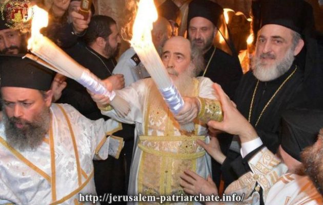 Στις 20.00 θα προσγειωθεί το Άγιο Φως στην Ελευσίνα