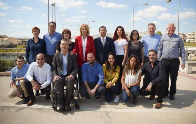 Ο Καπάταης παρουσίασε υποψήφιους συμβούλους για την Περιφέρεια Αττικής στη Νότια Αθήνα