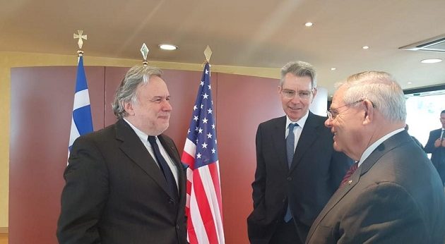Συνάντηση Κατρούγκαλου-Μενέντεζ: Ευθυγραμμισμένα τα συμφέροντα ΗΠΑ-Ελλάδας στην Αν. Μεσόγειο