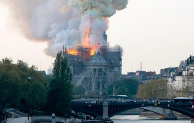 Ουγγρική πόλη που βοηθήθηκε από το Παρίσι πριν 140 χρόνια στέλνει χρήματα για την Παναγία των Παρισίων