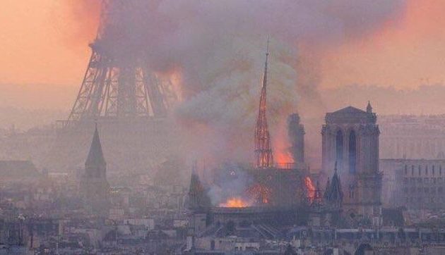 Η Ισπανία επανεξετάζει την ασφάλεια των μνημείων μετά τη φωτιά στην Παναγία των Παρισίων