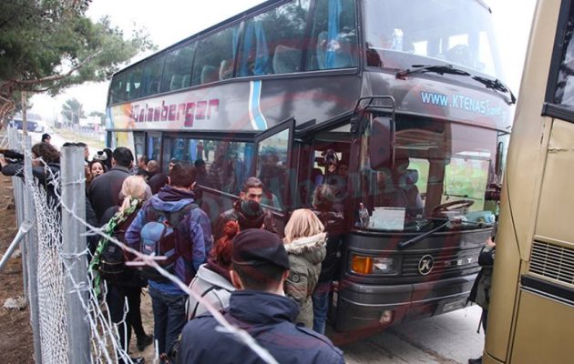 Άρχισε η αποχώρηση των προσφύγων και μεταναστών από τα Διαβατά