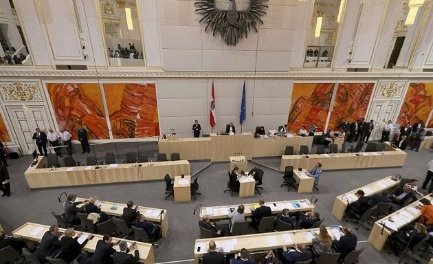Τo απίστευτο κοινοβουλευτικό ρεκόρ που έχει σημειώσει η Αυστρία