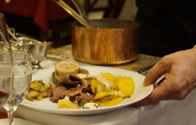 Ταβερνιάρης στην Αυστρία έδειρε τους πελάτες του επειδή διαμαρτυρήθηκαν για λάθος παραγγελία