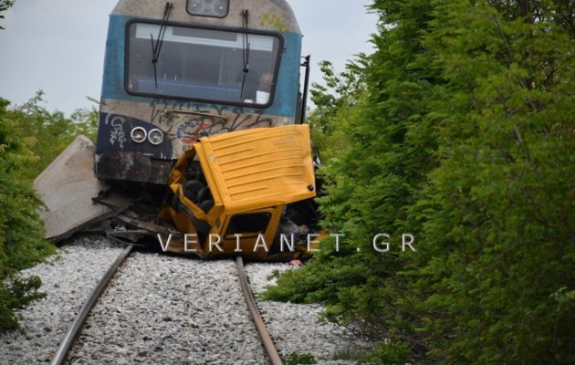 Ημαθία: Τροχαίο με δυο νεκρούς σε αφύλακτη διάβαση – Τρένο παρέσυρε αγροτικό (βίντεο)