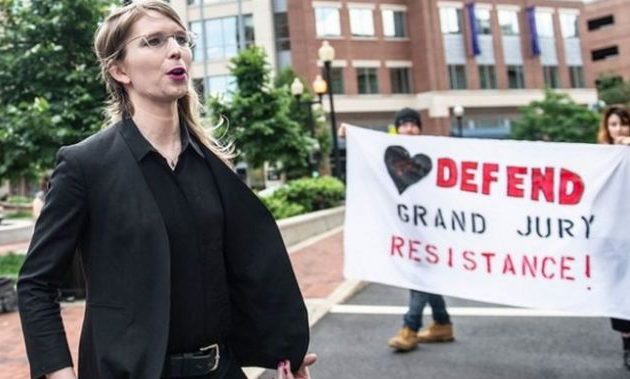 Στη φυλακή η Τσέλσι Μάνινγκ όσο αρνείται να καταθέσει για τον Τζούλιαν Ασάνζ