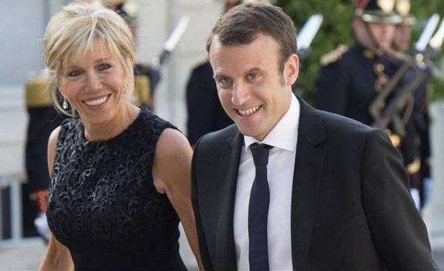 Βιβλίο αποκαλύπτει πώς η 40άρα καθηγήτρια αποπλάνησε τον 17χρονο Εμανουέλ Μακρόν