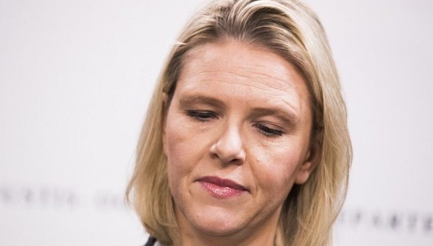 Νoρβηγίδα υπουργός Υγείας: Αφήστε τον κόσμο να πίνει και να καπνίζει όσο θέλει