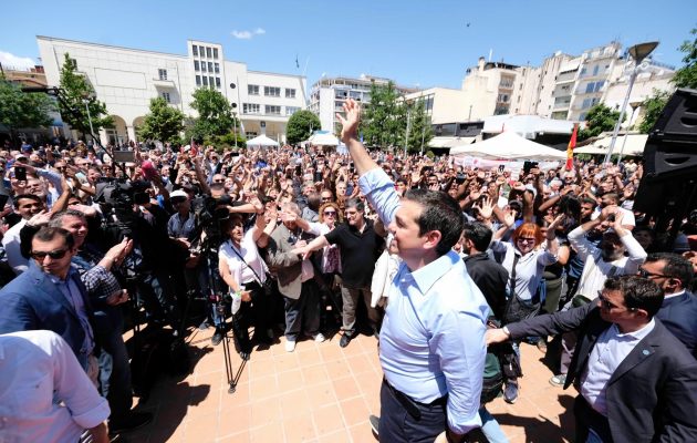 Χαμός στην Καρδίτσα – Τσίπρας: 26 Μαΐου ξεκινά η νίκη – Σκληρή επίθεση σε Μητσοτάκη (φωτο)