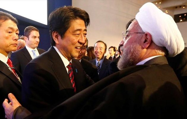 Ο πρωθυπουργός της Ιαπωνίας στο Ιράν σε ρόλο διαμεσολαβητή με τις ΗΠΑ