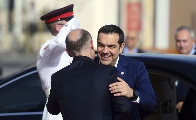 Στη Μάλτα ο Τσίπρας: Θα θέσει τις τουρκικές προκλήσεις στους ηγέτες του Νότου