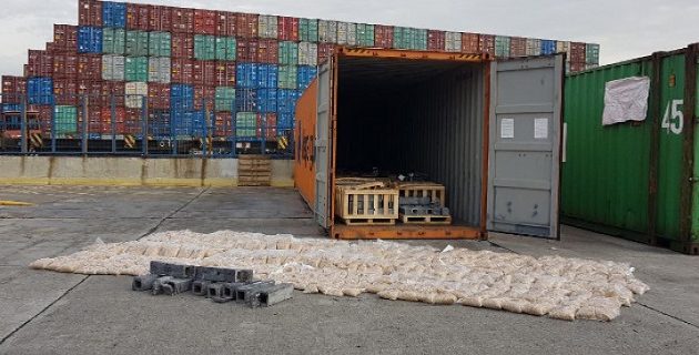 Βρέθηκαν εκατομμύρια χάπια για τζιχαντιστές σε κοντέινερ στο λιμάνι του Πειραιά