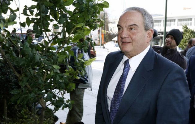 Επέστρεψε στη σιωπή ο Κώστας Καραμανλής: Ψήφισε χωρίς δηλώσεις