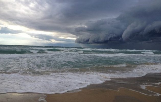 Καιρός: Βροχές, καταιγίδες και χαλάζι την Παρασκευή