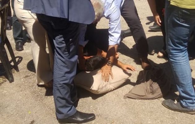 Ο Πολάκης έσωσε τη ζωή νεαρού που κατέρρευσε με κρίση επιληψίας