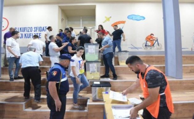 Στην Αλβανία κέρδισε η αποχή στις δημοτικές εκλογές