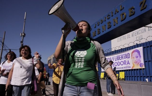 Ελ Σαλβαδόρ: Ανήλικη δικάζεται ξανά γιατί προκάλεσε αποβολή του εμβρύου της