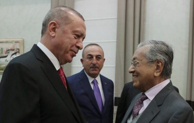 «Εμφανίστηκε» ο Ερντογάν με τον Πρωθυπουργό της Μαλαισίας