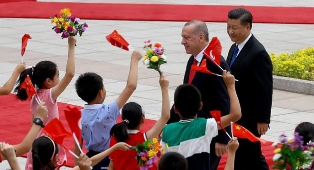 Ο Ερντογάν αναζητά οικονομικό σωσίβιο στην Κίνα