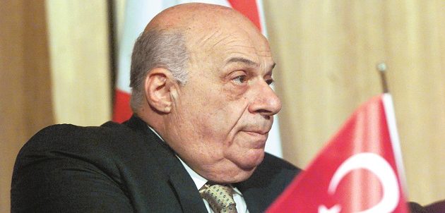 Μισό εκατ. στερλίνες πήραν Κουτσιούκ και Ντενκτάς από τους Βρετανούς