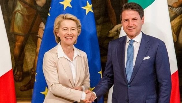 Η Ούρσουλα θέλει νέα συμφωνία για τη μετανάστευση