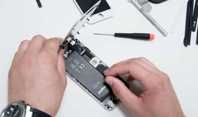 Η Apple δεν θέλει «τρίτοι» να αλλάζουν μπαταρίες στα κινητά της