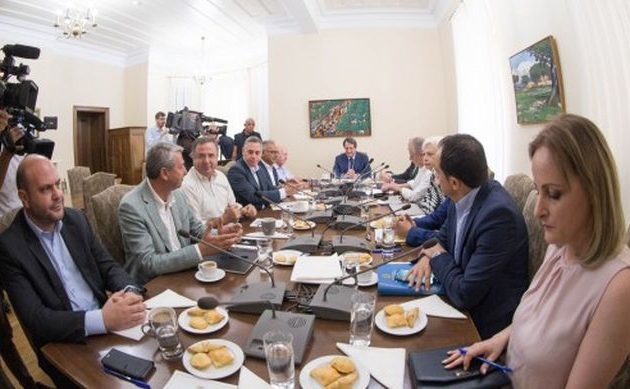 Συμβούλιο Πολιτικών Αρχηγών στην Κύπρο ενόψει της συνάντησης Αναστασιάδη-Ακιντζί την Παρασκευή