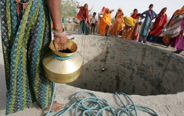 Η Ινδία ξεμένει από νερό – «Δεν περισσεύει σταγόνα»
