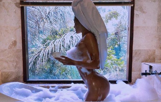 Η Ιωάννα Τούνη πόζαρε στη μπανιέρα δίχως τίποτα – Ενθουσιασμός στο Instagram