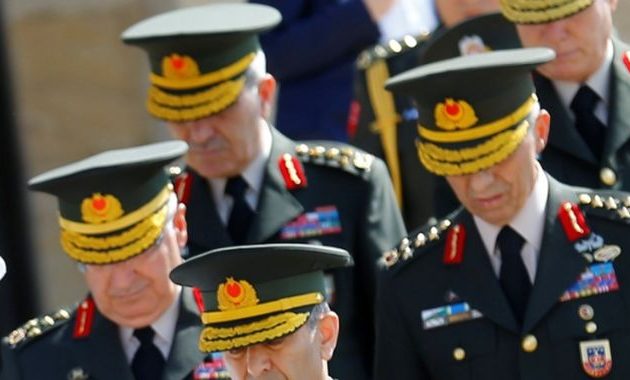 Παραιτήθηκαν πέντε Τούρκοι στρατηγοί διαμαρτυρόμενοι για τη «συρρίκνωση» του τουρκικού στρατού