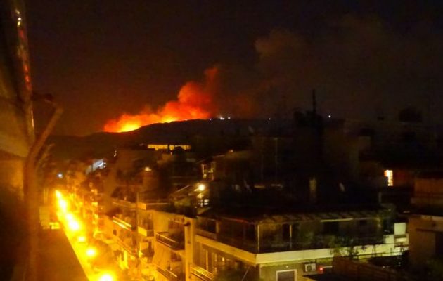 Πυρκαγιά ξέσπασε στις 3.18 στην Παιανία στους πρόποδες του Υμηττού