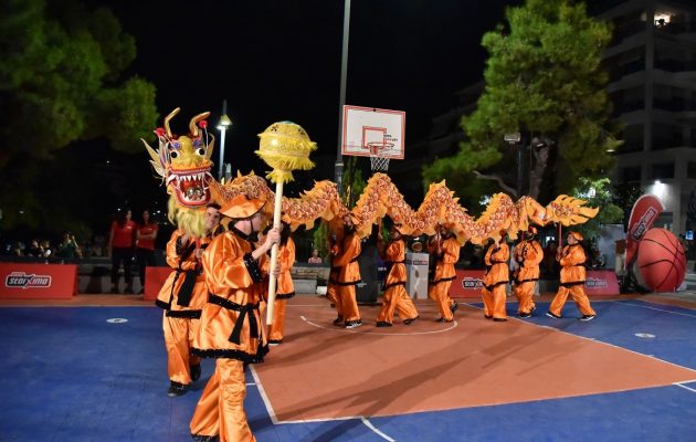 Κινέζικη γιορτή του μπάσκετ στην πλατεία Ν. Σμύρνης από το Πάμε Στοίχημα