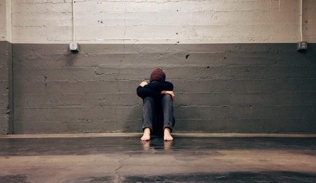 16χρονος αποπειράθηκε να αυτοκτονήσει γιατί του έκαναν bullying στο σχολείο