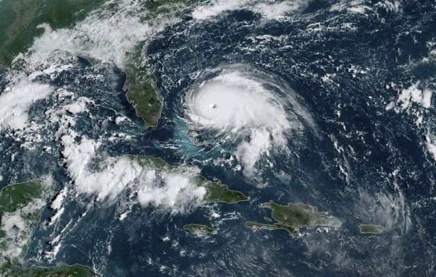 Ο σφοδρός τυφώνας Ντόριαν χτύπησε τις Μπαχάμες (βίντεο)