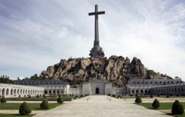 Πράσινο φως από το Ανώτατο Δικαστήριο της Ισπανίας για την εκταφή του Φράνκο