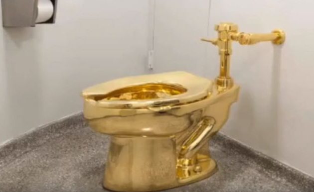 Κλάπηκε η μασίφ χρυσή τουαλέτα από ανάκτορο στη Βρετανία (βίντεο)