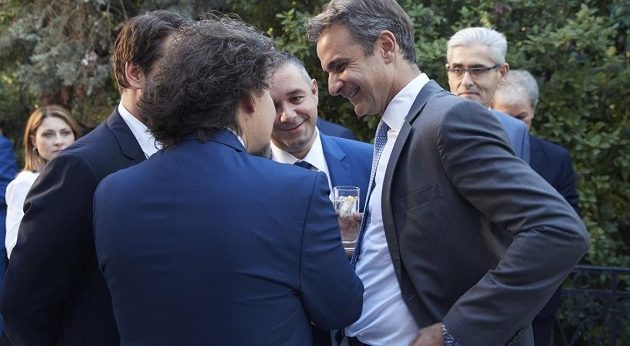 Μητσοτάκης σε βουλευτές του: Δεν θα χρειαστεί να κάνετε ποτέ κωλοτούμπα