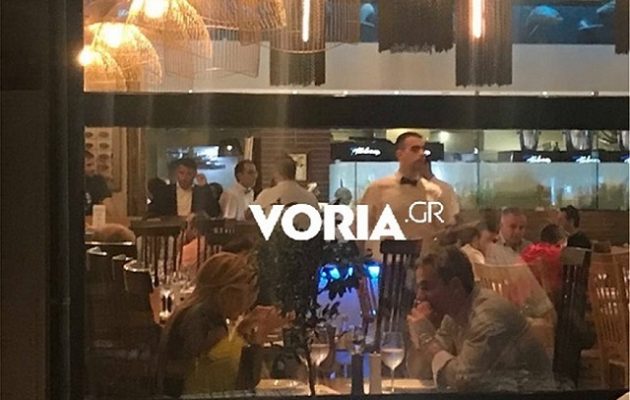 Δείπνο Μητσοτάκη με τη σύζυγό του Μαρέβα στο κέντρο της Θεσσαλονίκης
