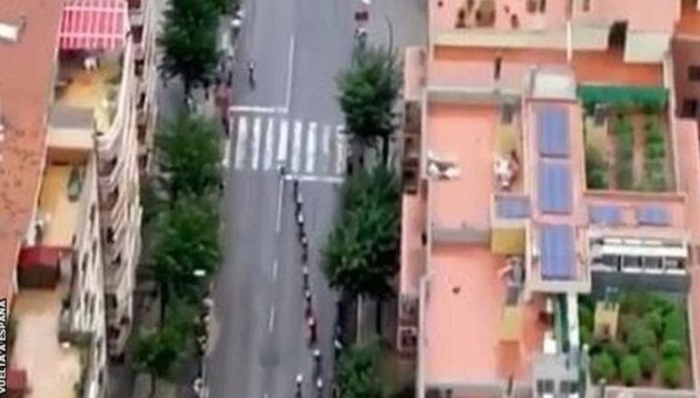 Αγώνας ποδηλασίας αποκάλυψε το ένοχο μυστικό σε μια ταράτσα (βίντεο)