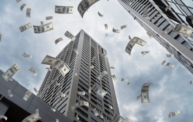 Τράπεζα έβαλε κατά λάθος 120.000 δολάρια σε λογαριασμό ζευγαριού και αυτοί τα «έφαγαν»