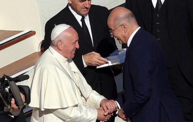 Ο Πάπας υποδέχθηκε τον Νίκο Δένδια στο Βατικανό