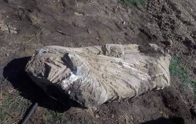 Αλέτρι στην Ελασσόνα ξέθαψε αρχαίο ακέφαλο άγαλμα