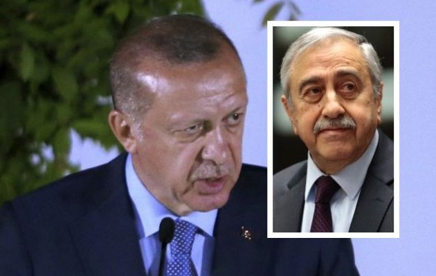 Ο Ακιντζί κατηγόρησε την Τουρκία ότι τον «έριξε» για να υπονομεύσει μια επίλυση του Κυπριακού