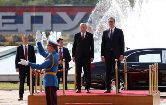 Στη Σερβία με κουστωδία επιχειρηματιών ο Ερντογάν