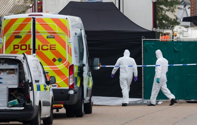 Βρετανία: Εμπόριο ανθρώπων πίσω από φρίκη με 39 πτώματα σε κοντέινερ