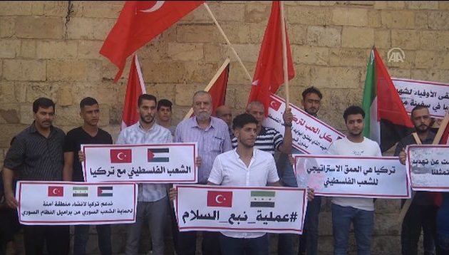 Παλαιστίνιοι διαδηλώνουν υπέρ της σφαγής των Κούρδων από την Τουρκία