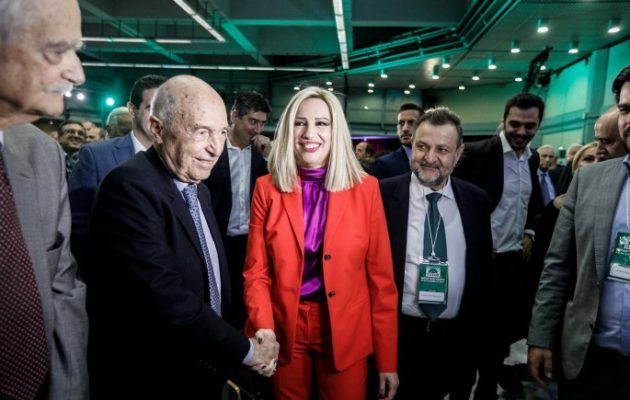 Ο Σημίτης «νομιμοποίησε» τη Φώφη και άδειασε Βενιζέλο – Πήγε στο έκτακτο συνέδριο του ΠΑΣΟΚ