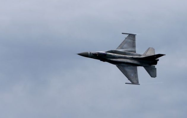 Ελληνικά F-16 πέταξαν μαζί με αμερικανικό βομβαρδιστικό πάνω από Κύπρο