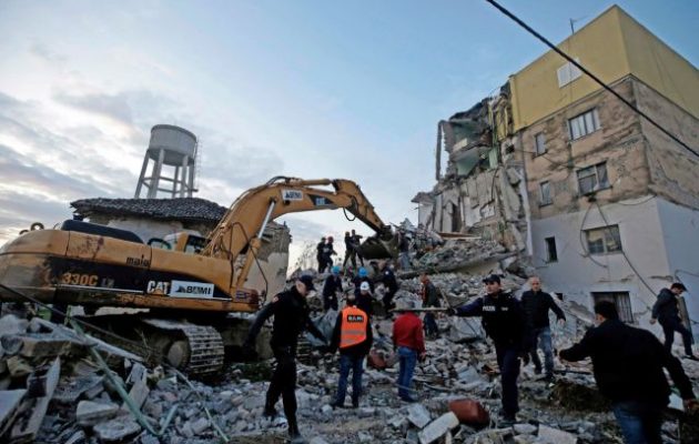 Η Αλβανία σε χορό φονικών Ρίχτερ – Τσελέντης: «Θα έχουμε κι άλλες καταρρεύσεις»